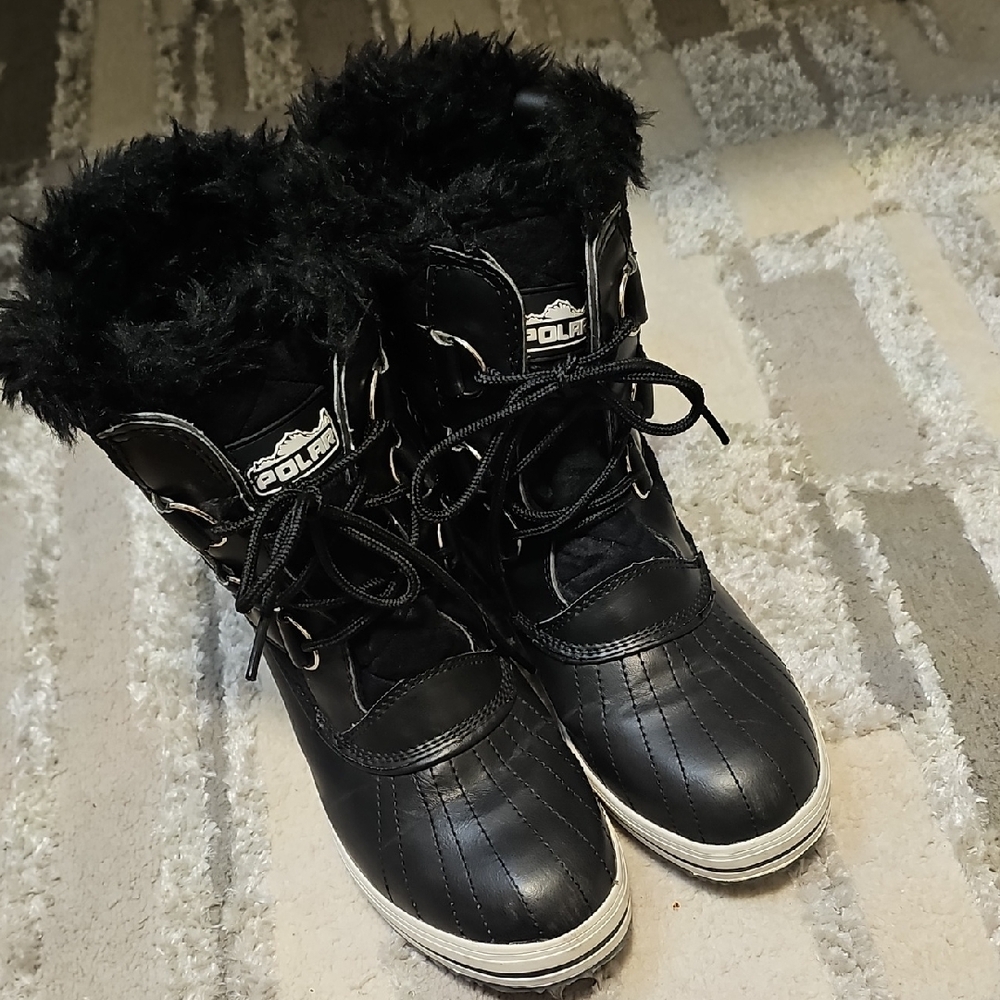 Polar Black Winter Boots with Faux Fur Lining